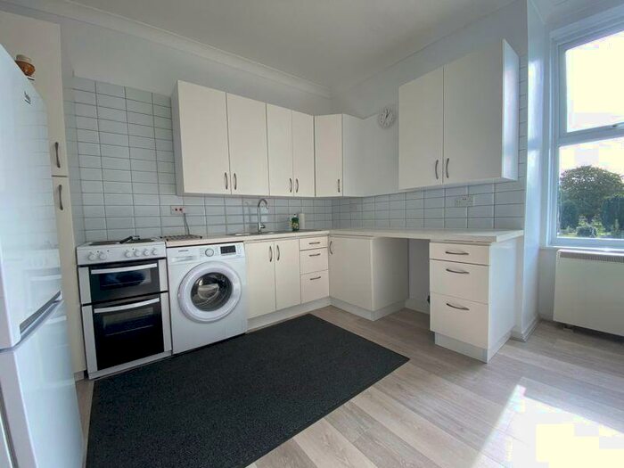 1 Bedroom Flat To Rent In Sweyne Avenue, Southend-On-Sea, SS2