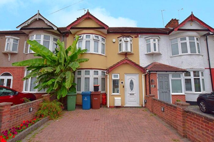 3 Bedroom Terraced House For Sale In Blenheim Road, Harrow, HA2