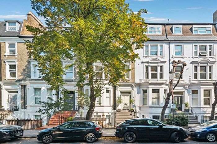 2 Bedroom Flat To Rent In Russell Road, London, W14