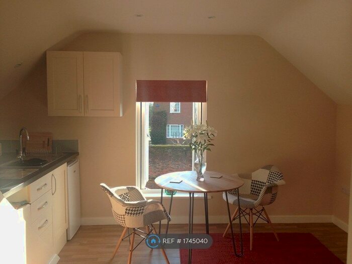 1 Bedroom Flat To Rent In Market Place, New Buckenham, Norwich, NR16