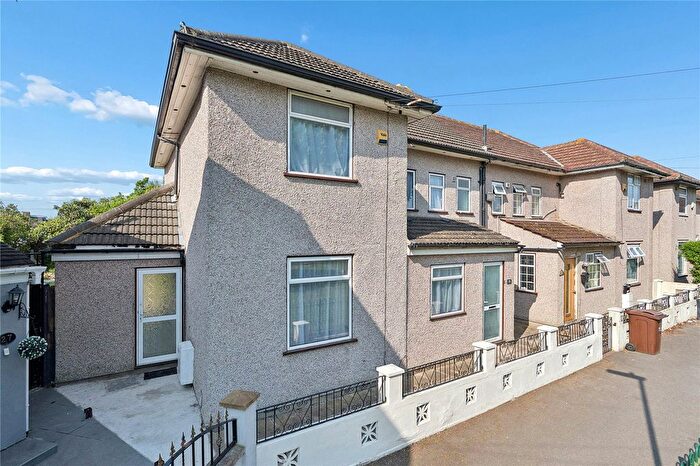 4 Bedroom Detached House For Sale In Mayesbrook Road, Dagenham, RM8