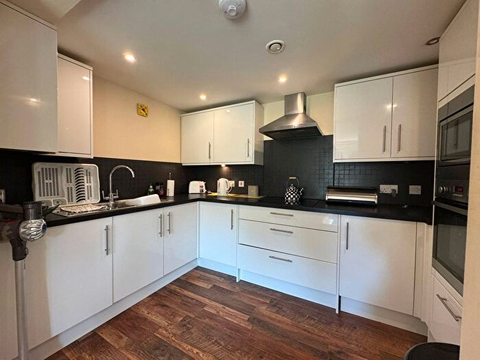 1 Bedroom Flat For Sale In Hampstead Drive, Stockport, Greater Manchester, SK2