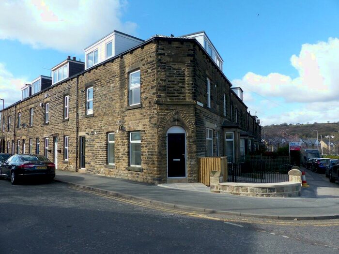2 Bedroom Flat To Rent In Little Lane, Ilkley, West Yorkshire, LS29