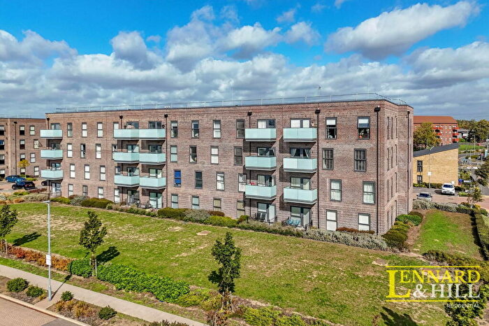 2 Bedroom Flat For Sale In Dovestone Close, Grays, RM20