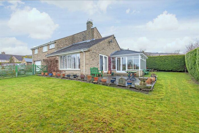 3 Bedroom Detached House For Sale In The Bent, Curbar, Hope Valley, S32