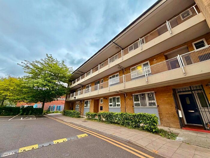 2 Bedroom Apartment For Sale In Palliser House, Ernest Street London, E1