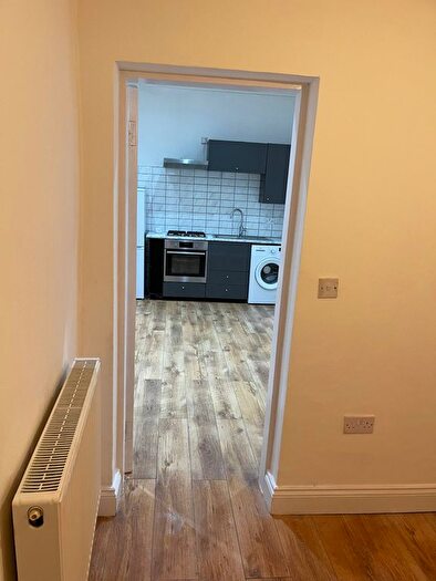 1 Bedroom Flat To Rent In High Road Leytonstone, London, E11