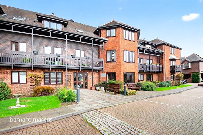 1 Bedroom Flat For Sale In South Street, Dorking, RH4