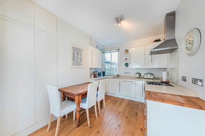 2 Bedroom Flat To Rent In Dymock Street, London, SW6