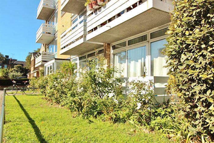 2 Bedroom Flat For Sale In Arbor Court, N16