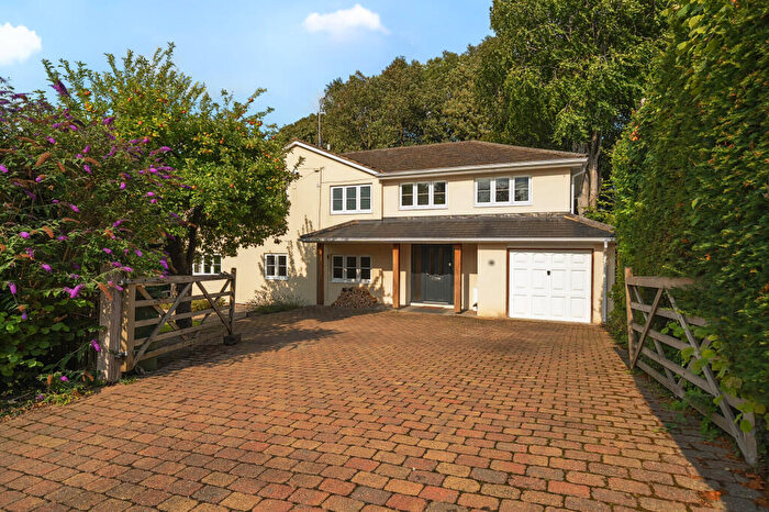 5 Bedroom Detached House For Sale In New Road, Little Kingshill, HP16
