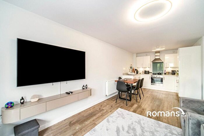 2 Bedroom Flat To Rent In Beechey Place, Wokingham, Berkshire, RG40