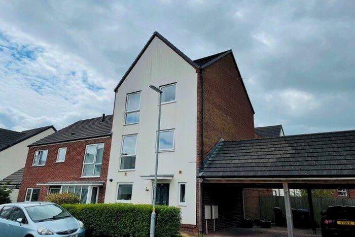 4 Bedroom Property To Rent In Comet Avenue, Newcastle, ST5