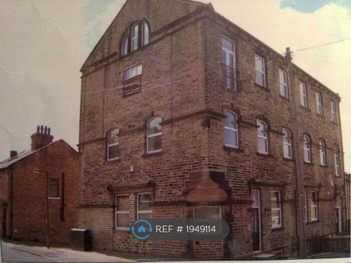 2 Bedroom Flat To Rent In Browning Avenue, Halifax, HX3