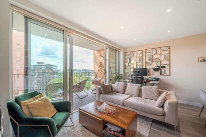 2 Bedroom Flat To Rent In Hawfinch House, Hendon, London, NW9