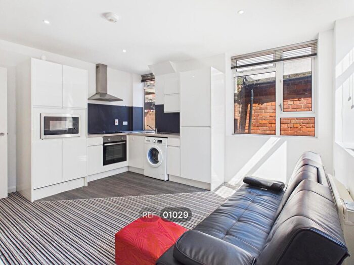1 Bedroom Apartment To Rent In Centre Court, Paragon Street, HU1