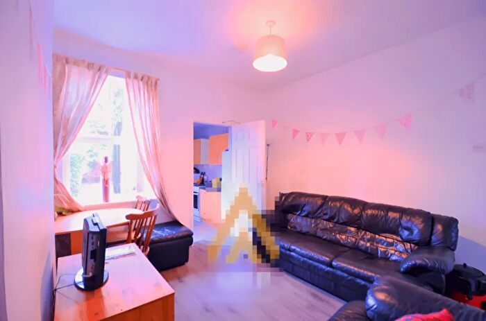 3 Bedroom Flat To Rent In Milner Road, Birmingham, B29