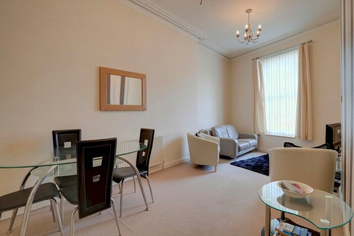 1 Bedroom Flat To Rent In Fairfield Terrace, Newton Abbot, TQ12