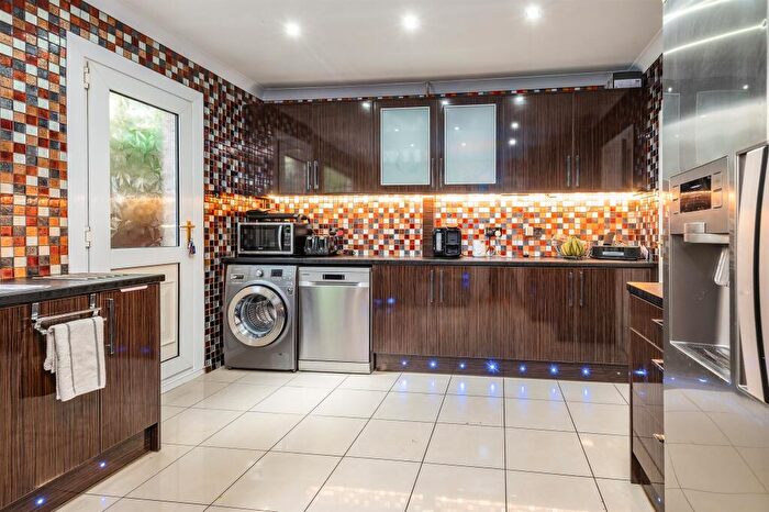 7 Bedroom Detached House For Sale In Broadway, Peterborough, PE1
