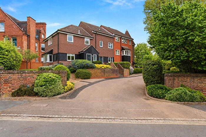 1 Bedroom Apartment To Rent In Avenue Road, St. Albans, Hertfordshire, AL1