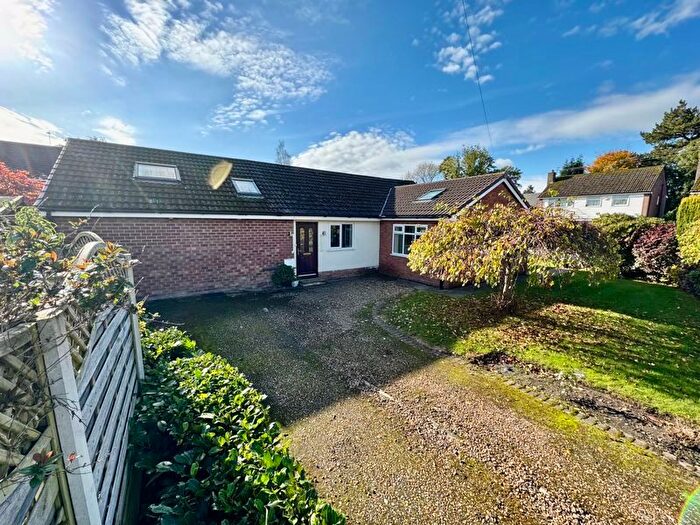 3 Bedroom Bungalow For Sale In Sandiford Road, Holmes Chapel, CW4