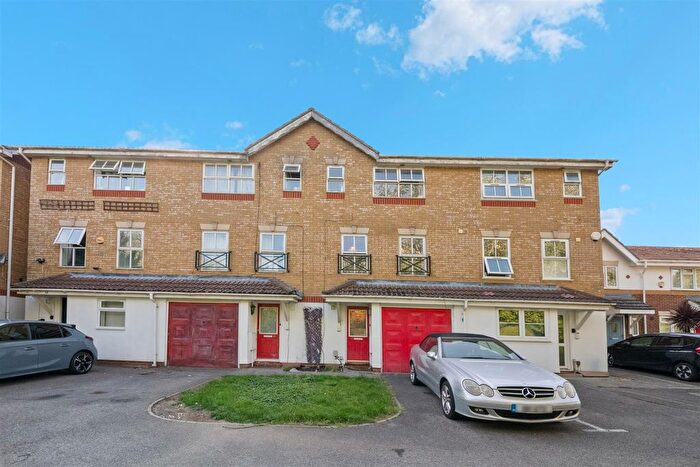 3 Bedroom Terraced House For Sale In Patching Way, Hayes, UB4