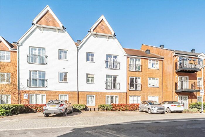 1 Bedroom Flat For Sale In Mere Road, Dunton Green, Sevenoaks, Kent, TN14