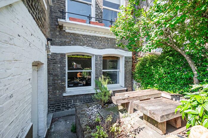 2 Bedroom Flat To Rent In North Villas, Camden, London, NW1