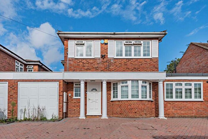 6 Bedroom Detached House To Rent In Albury Drive, HA5