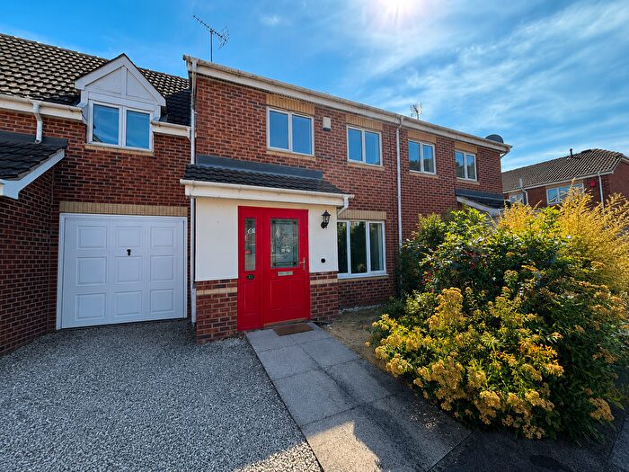 3 Bedroom Semi-Detached House To Rent In White Rose Avenue, Mansfield, NG18