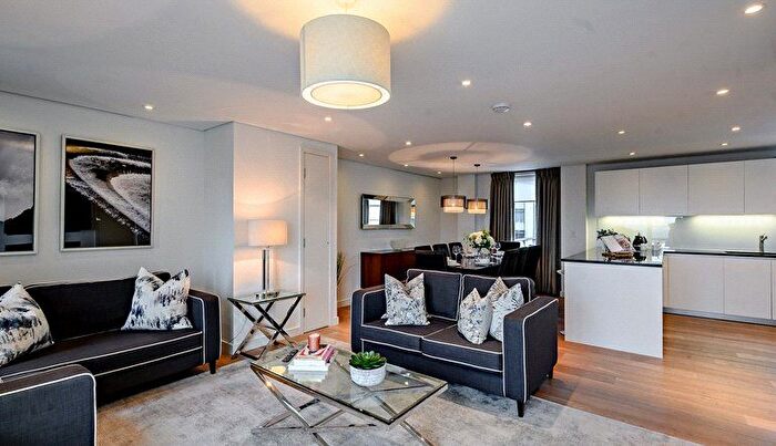 4 Bedroom Flat To Rent In Merchant Square East, Hyde Park, W2
