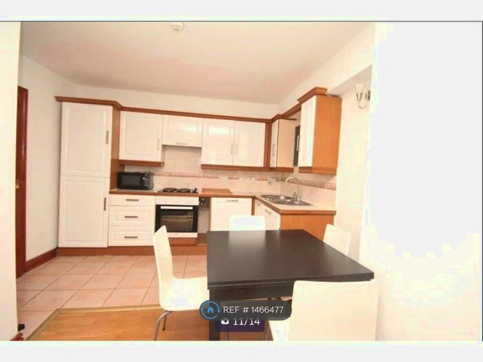 2 Bedroom Flat To Rent In Hackney Rd, London, E2