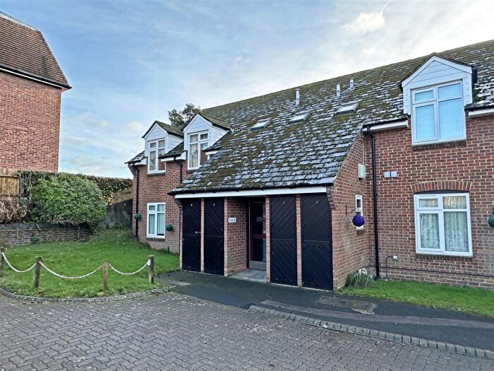 2 Bedroom Retirement Property For Sale In Oxford Road, Redhill, RH1