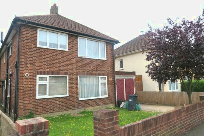2 Bedroom Maisonette To Rent In Colonial Road, Feltham TW14
