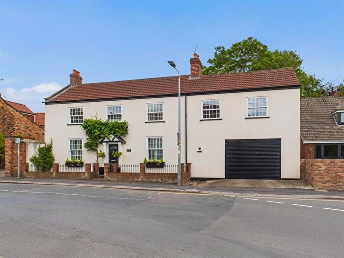 4 Bedroom Detached House For Sale In Station Road, Brough, HU15