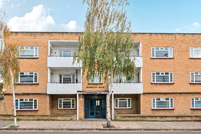 3 Bedroom Flat For Sale In Avignon Road, Brockley, London, SE4