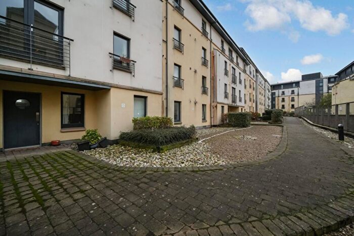 2 Bedroom Flat For Sale In Flat /, Cables Wynd, Leith, Edinburgh, EH6
