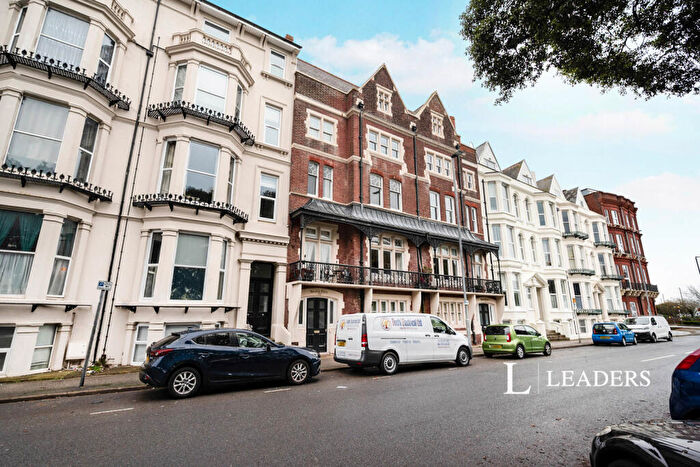 3 Bedroom Flat To Rent In Western Parade, Southsea, Hampshire, PO5