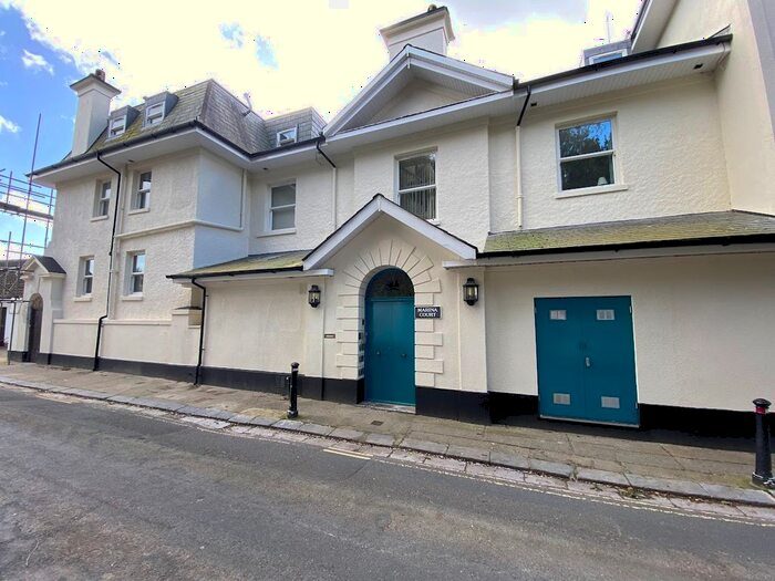 2 Bedroom Flat To Rent In Warren Road, Torquay, TQ2