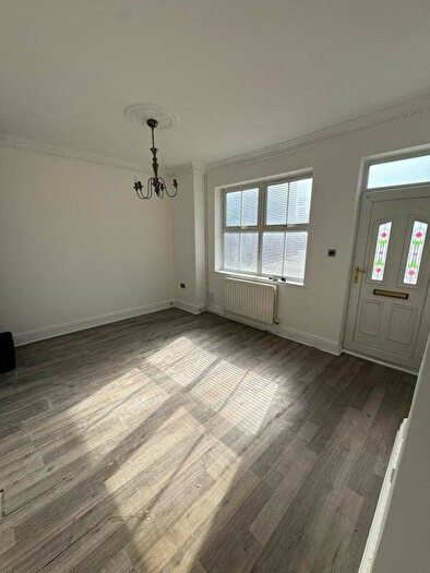 2 Bedroom House To Rent In Manthorpe Road, Grantham, NG31