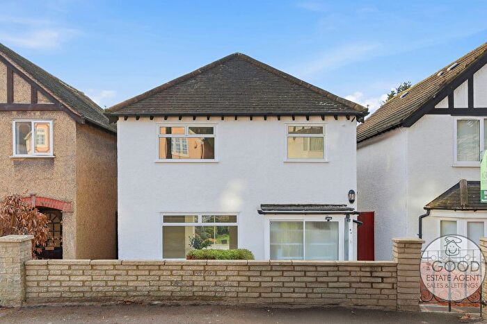 3 Bedroom Detached House For Sale In Goldings Road, Loughton, IG10