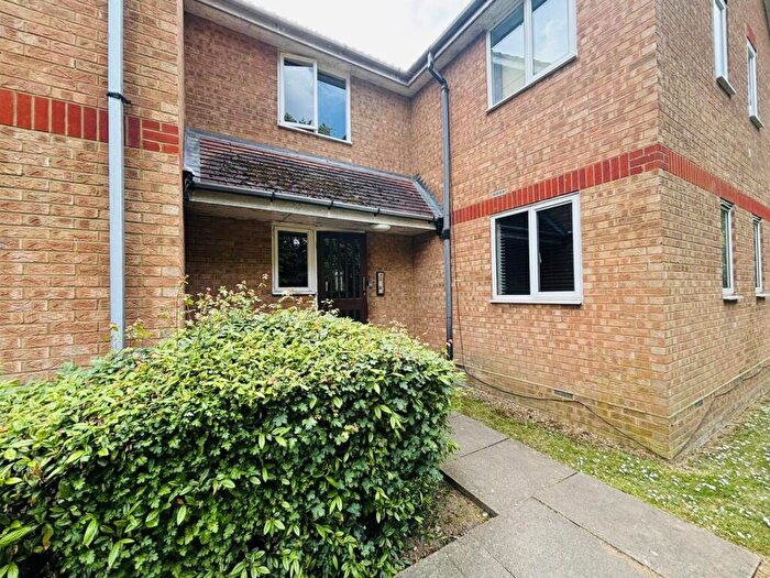 1 Bedroom Flat To Rent In Eagle Close, Waltham Abbey, EN9