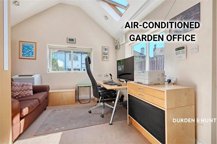 4 Bedroom Terraced House For Sale In Nutter Lane, Wanstead, E11