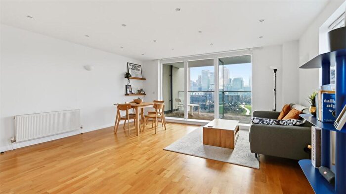 2 Bedroom Flat For Sale In Ursula Gould Way, Tower Hamlets, E14