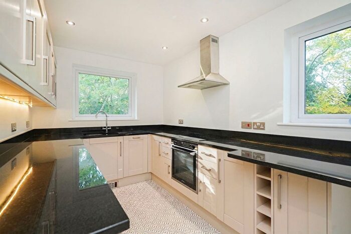 2 Bedroom Flat To Rent In Queen Victoria Road, Sheffield, S17