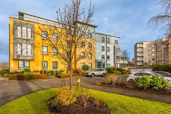 2 Bedroom Flat For Sale In Barnton Grove, Edinburgh, EH4