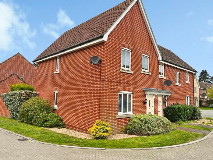 3 Bedroom Semi Detached House For Sale In Windmill Close, Lakenheath, IP27