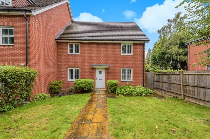 4 Bedroom End Of Terrace House To Rent In Waterloo Road, Crowthorne, Berkshire, RG45