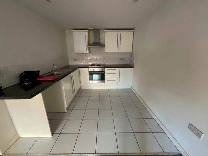 1 Bedroom Flat To Rent In Park Street, Oldham, Manchester, OL2