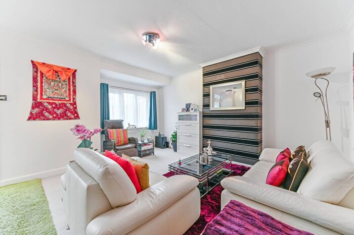 3 Bedroom Semi-detached House To Rent In Oldfields Road, Sutton, SM1